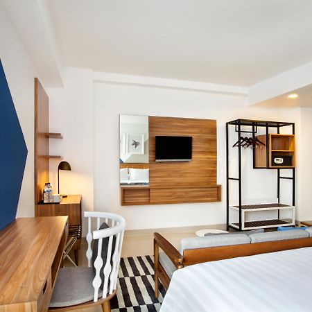 Ibis Budget Cikarang Festival Бекасі Екстер'єр фото