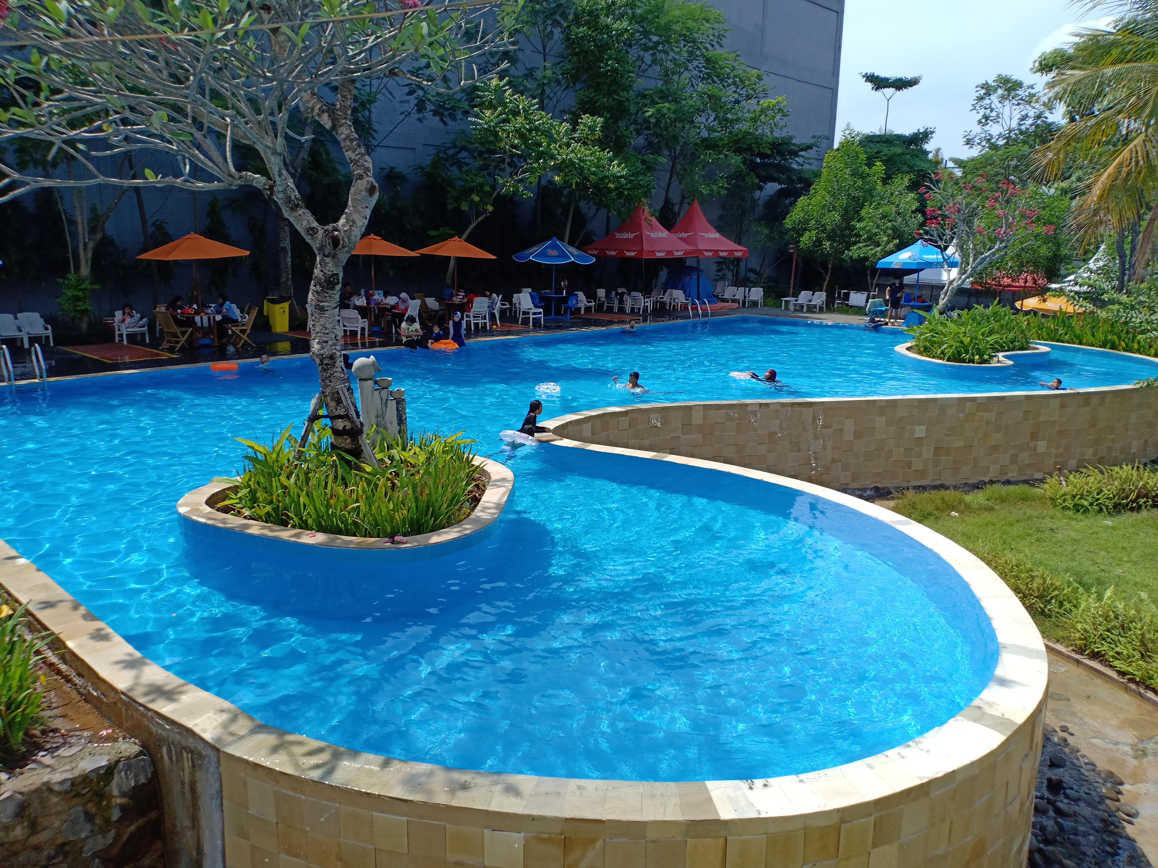 Ibis Budget Cikarang Festival Бекасі Екстер'єр фото
