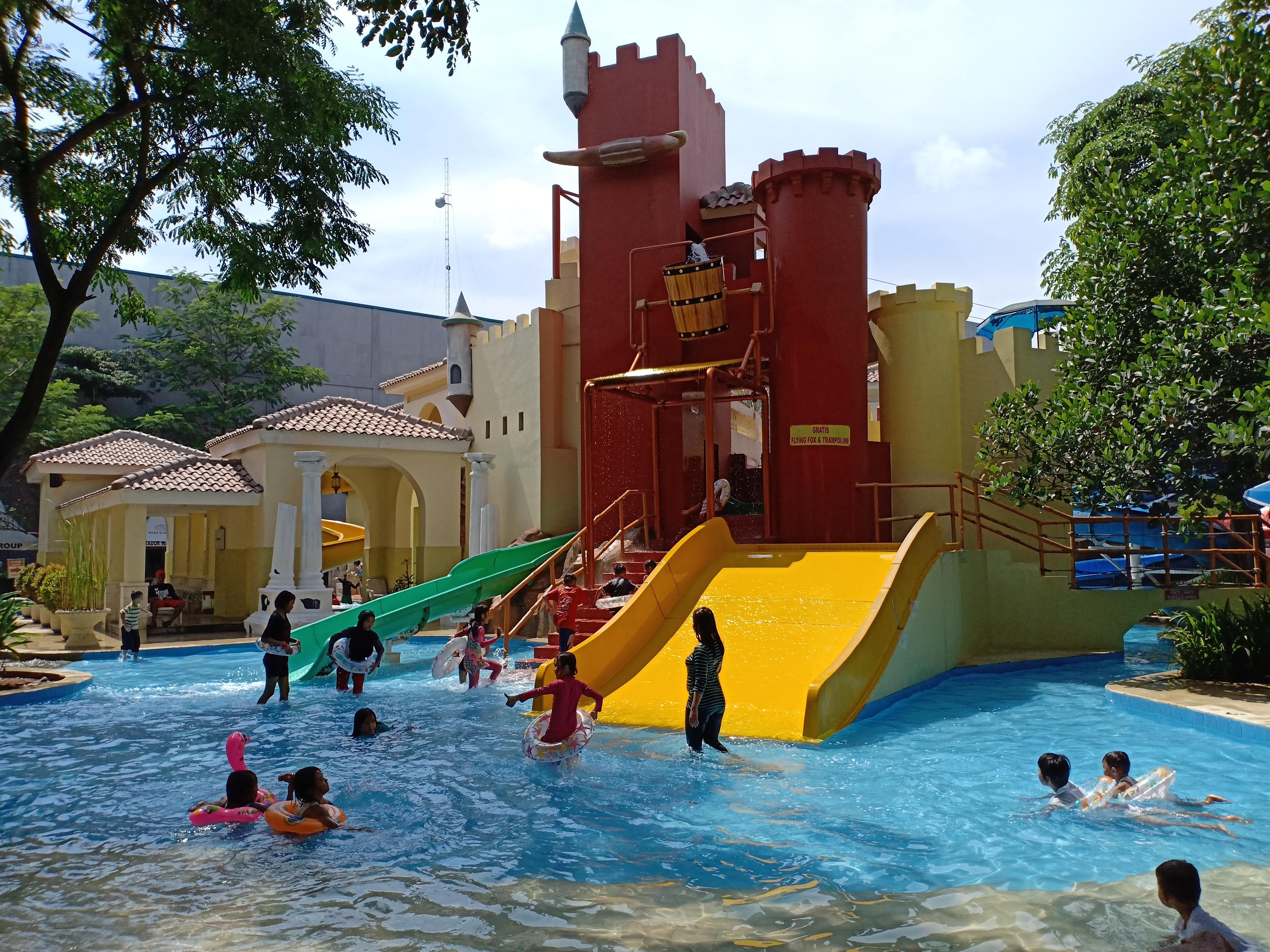 Ibis Budget Cikarang Festival Бекасі Екстер'єр фото