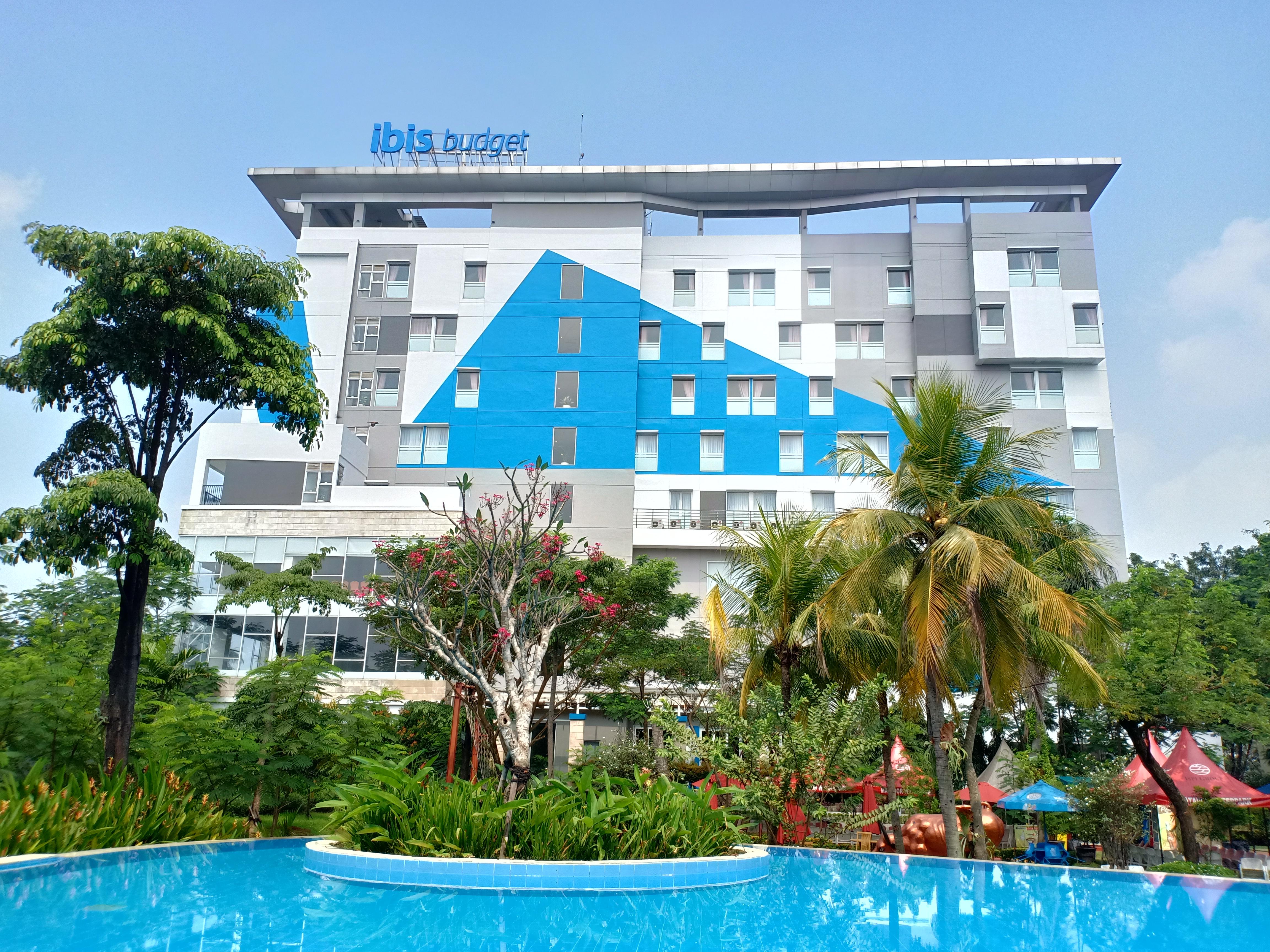 Ibis Budget Cikarang Festival Бекасі Екстер'єр фото