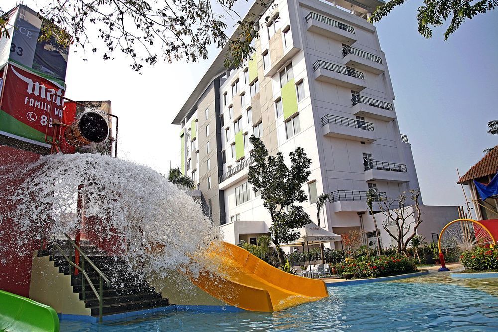 Ibis Budget Cikarang Festival Бекасі Екстер'єр фото
