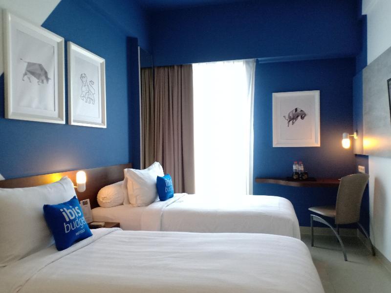 Ibis Budget Cikarang Festival Бекасі Екстер'єр фото