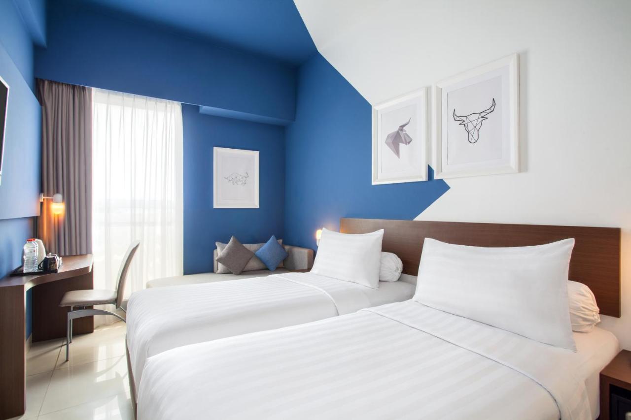 Ibis Budget Cikarang Festival Бекасі Екстер'єр фото