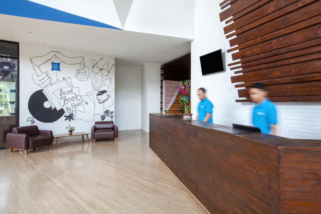 Ibis Budget Cikarang Festival Бекасі Екстер'єр фото