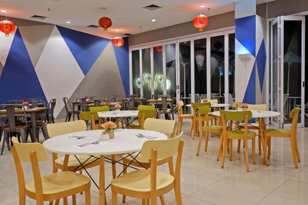 Ibis Budget Cikarang Festival Бекасі Екстер'єр фото